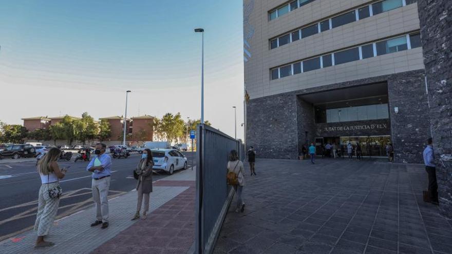 La Audiencia de Elche rebaja las penas a dos violadores por la ley del solo sí es sí