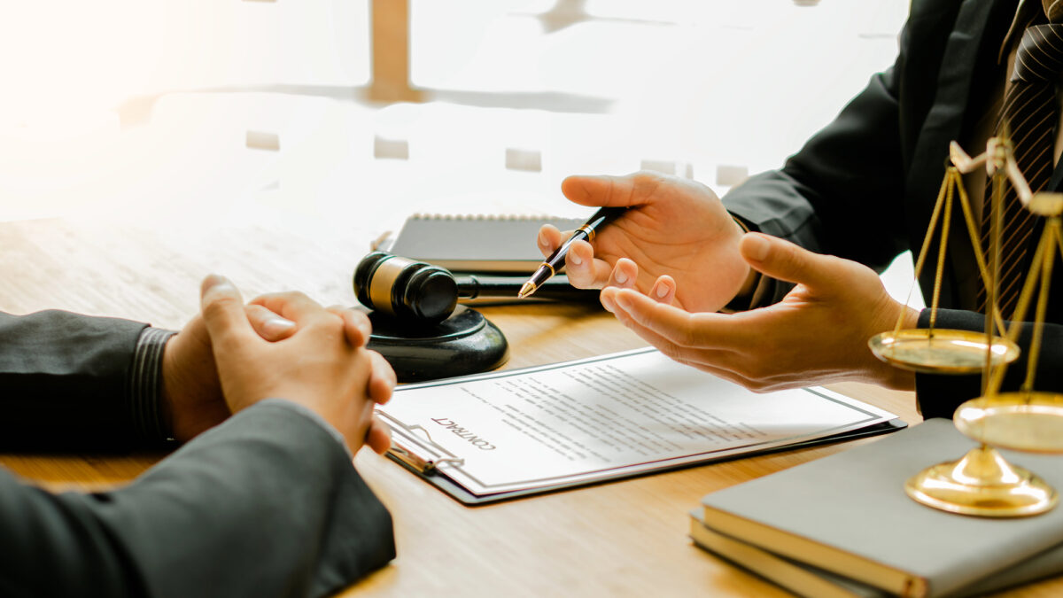 lawyer and client agreement in office